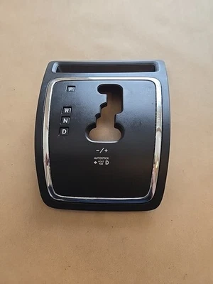 2009-2017 Jeep Patriot Compass Auto Shift Shifter Trim Bezel Black/Chrome OEM - Изображение 1 из 4