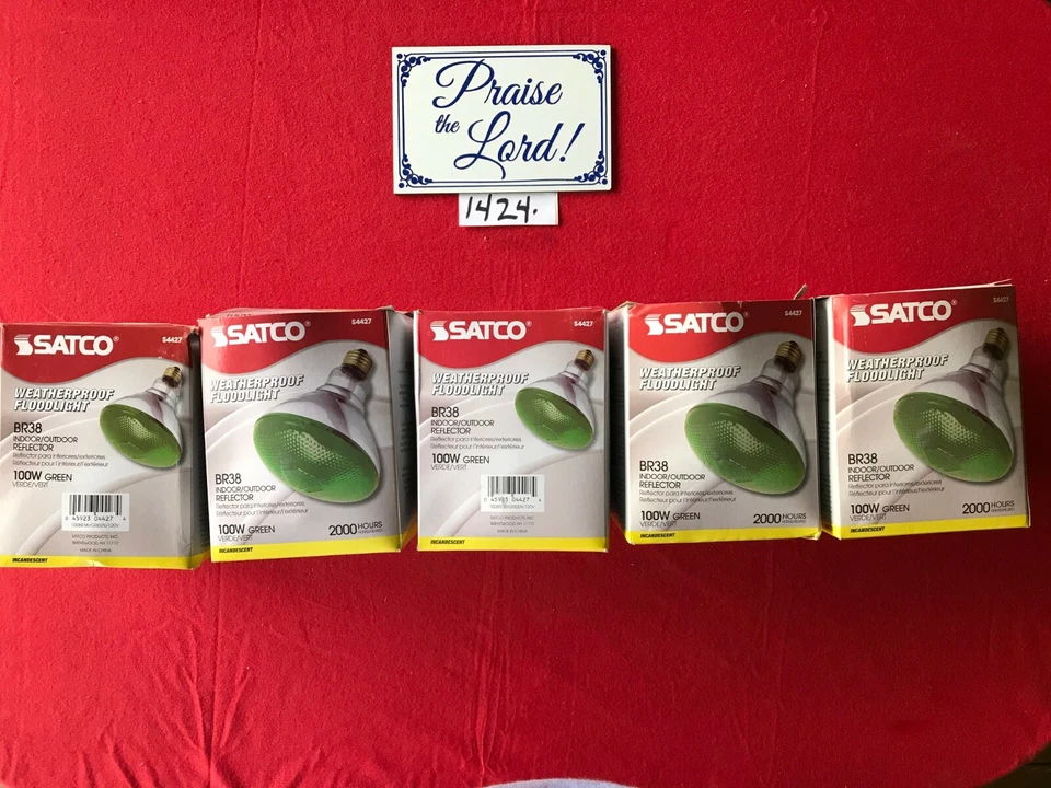 5 Satco S4427 100W Green BR38 Indoor / Outdoor Reflector  Bulb - Image 1 of 1