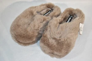 Joe Boxer Slippers Light Brown Faux Fur Size Medium Women's - Picture 1 of 6