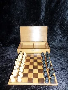 Antikes Reiseschachspiel Holz - klein - Holzfiguren & Holz-Schatulle Original - Bild 1 von 12