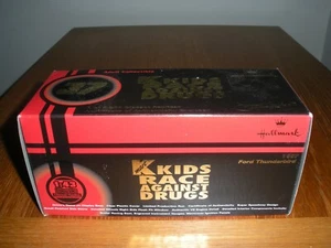 New 1997 Revell 1:43 Diecast NASCAR Ford Thunderbird kids race against drugs - Picture 1 of 12