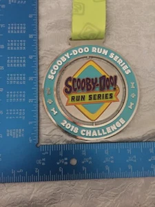 Scooby Doo 2018 Challenge Medal With Spinning Center - Picture 1 of 5