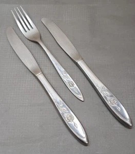Oneida Community MY ROSE Stainless Dinner Forks 7¼" And 2 Table Knives Floral - Picture 1 of 24