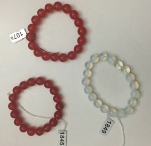 3 Stck. - 1 milchiger Mondstein & 2 rote Jade Typ Armbänder Größe 6 - US VERKÄUFER - Bild 1 von 1