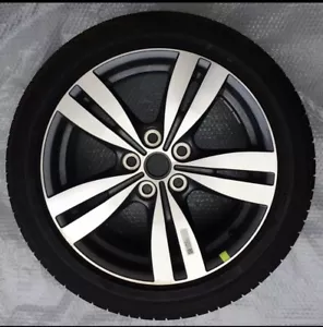 1x Holden Commodore VF Series 1 SV6 18 inch alloy rim wheel and tyre GREY - Picture 1 of 3