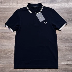NUEVO Camisa Polo Fred Perry Para Hombre Talla Extra Pequeña Algodón Azul Marino Doble Punta XS - Imagen 1 de 7
