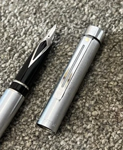 VINTAGE SHEAFFER TARGA FÜLLFEDERHALTER - MITTLERE FEDER - HERGESTELLT IN DEN USA (C4) - Bild 1 von 9