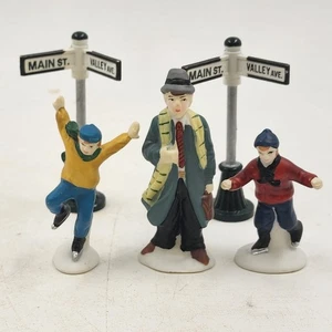 5 Christmas Village Accessory Set People & Street Signs Miniature Figurines - Picture 1 of 14