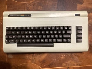 Commodore Vic 20 Germany Computer Vintage - Foto 1 di 7