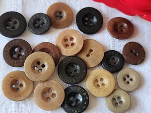 Lot 20 boutons anciens en corozo publicitaires panaché 1,4 à 1,8 cm ref 5837 - Picture 1 of 6