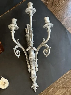 Antiguo candelabro de pared francés tono plata firmado querubín ángel  Foto 1 de 4