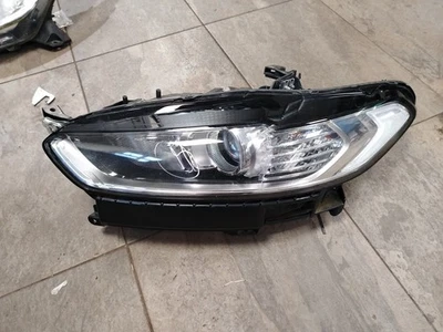 Faro halógeno delantero del lado del pasajero Ford Mondeo MK5 2016 - DS73-13W030-FA Foto 1 de 4
