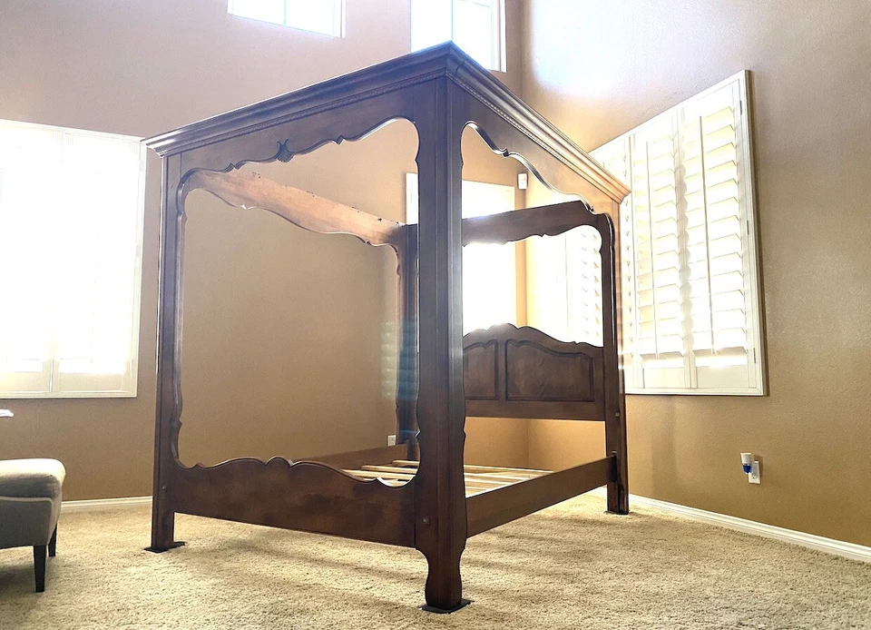 Ethan Allen Country French QUEEN Canopy Carved Poster Bed 26-5602 236 - Image 1 of 4