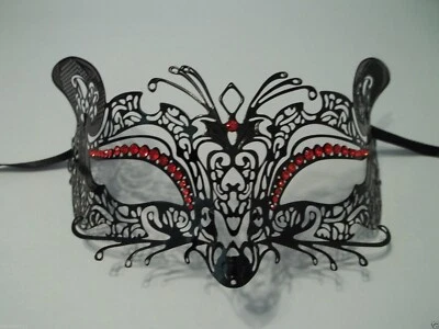 Máscara veneciana de estrás de gato zorro rojo negro corte láser mascarada filigrana de metal Foto 1 de 3