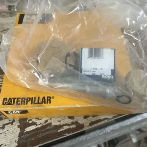 Caterpillar water pump kit Part 247-0144 - Picture 1 of 3