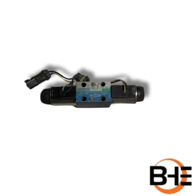 1001283630 4WAY-3POS DIR VALVE CONT-12VDC (Usado) l SkyTrak Foto 1 de 2