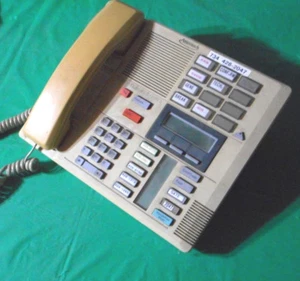 Ameritech Nortel NT8B20AH-35 Phone and Headset - Picture 1 of 3