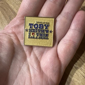 Toby Keith I Love This Bar and Grill Las Vegas Pin Hut Pin Shirt Pin Tasche Pin - Bild 1 von 2