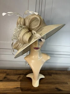 Nigel Rayment Golden Cream Beige Sinamay Feather Hat Wedding Mother Guest Races - Picture 1 of 20