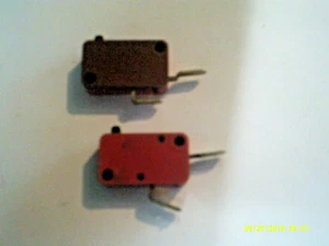 Used Little Wonder Electric Hedge Trim Set of 2 Switches 3033 Open/310405 Closed - Picture 1 of 2