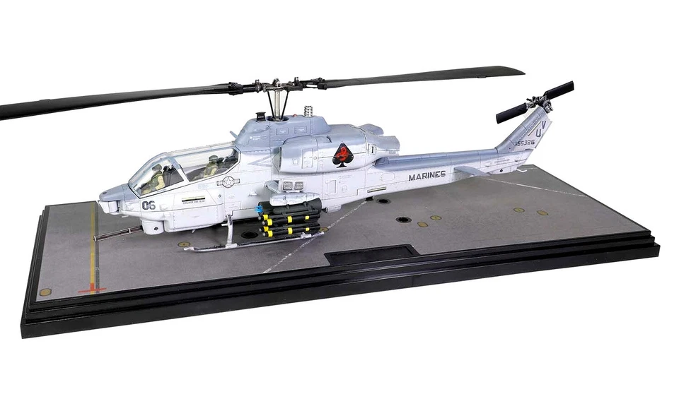 Forces of Valor 1:48 USMC AH-1W Super Cobra Attack Helicopter, FOV820004A1 - Image 1 of 4