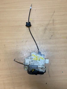 2007 AUDI A4 S-LINE OFFSIDE RECHTS FAHRER VORNE TÜRSCHLOSS MECHANISMUS - Bild 1 von 4