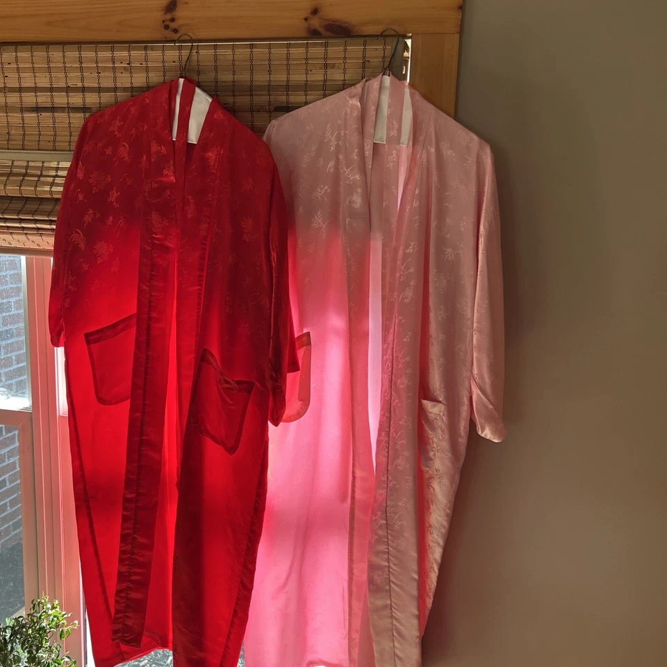 Vintage Esme Seda Floral Repujado Rosa Kimono Largo Cinturón Bata Bolsillos Talla Med Foto 1 de 4