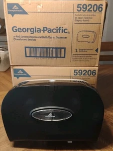 Menge 2 Georgia Pacific 2 Rollen Badetücher Spender 59206 Neu im Karton - Bild 1 von 3