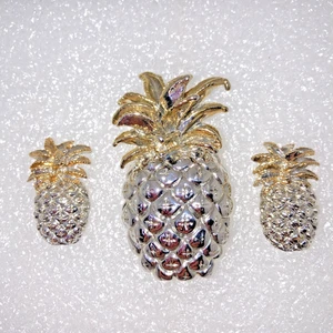 Set mit fruchtigen Ananas gold & silberfarben Anstecknadel oder Anhänger & Ohrringe - Bild 1 von 6