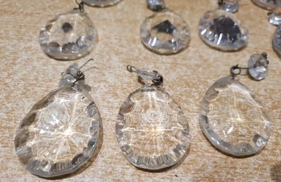 1 PAMPILLE ANCIENNE EN CRISTAL lustre au choix parmi 12 haut : 5,2 cm L : 3,7 cm - Photo 1/4