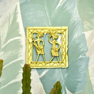 Wall of Squared Sanguine Figurine, Set of 1 Brass Wall Decor (10 cm, Golden) - Picture 1 of 7
