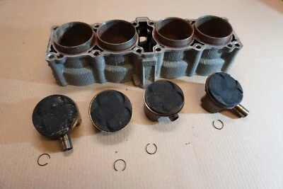 Yamaha FZR1000 2GH FZR 1000 GENESIS 1987 bloque de cilindros motor dañado Foto 1 de 4