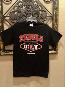 UNLV Runnin’ Rebels Official Football Black T-Shirt NWOT size Adult Large - Picture 1 of 2