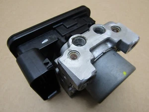 Honda VFR 800 F-H 2017 13,097 miles ABS pump control module (14362) - Picture 1 of 8