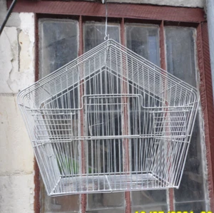 C4/ CAGE A OISEAU VINTAGE EN FIL DE FER FORME MAISON - Picture 1 of 6