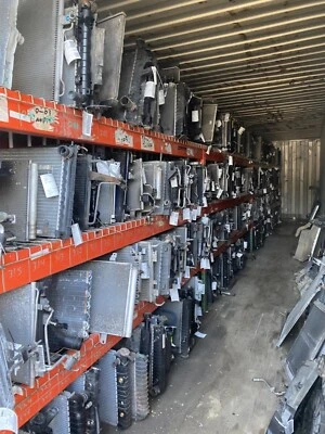 Radiator CHRYSLER SEBRING 95 96 97 98 99 00 FAST SHIPPING - Image 1 of 4