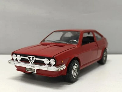 Alfa Romeo Alfasud Sprint Red Rosso 1976 - Mebetoys 1:25 Mega Rare Made in Italy - Immagine 1 di 4