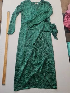 Ladies Wrap Dress Dancing Leopard Size 12 Green Animal Print V Neck 30852 - Picture 1 of 17