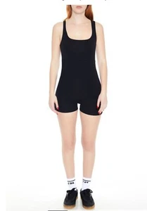 ¡NUEVO CON ETIQUETAS! Mameluco sin mangas FOREVER 21 mediano para mujer negro ajustado mezcla de algodón activo - Imagen 1 de 4