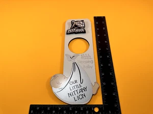 Penn State Nittany Lions "bebé durmiendo" perilla de puerta colgador Shelia's Collectibles - Imagen 1 de 3