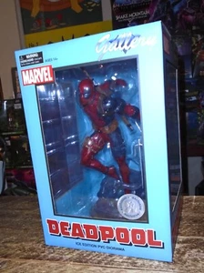 DIAMOND SELECT GALLERY DEADPOOL ICE EDITION PVC DIORAMA FIGURE - Foto 1 di 6
