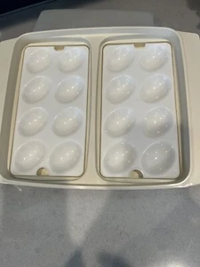 Vintage Tupperware Teufel Eierbehälter Behälter 723-3 hellbraun Boden - Bild 1 von 4