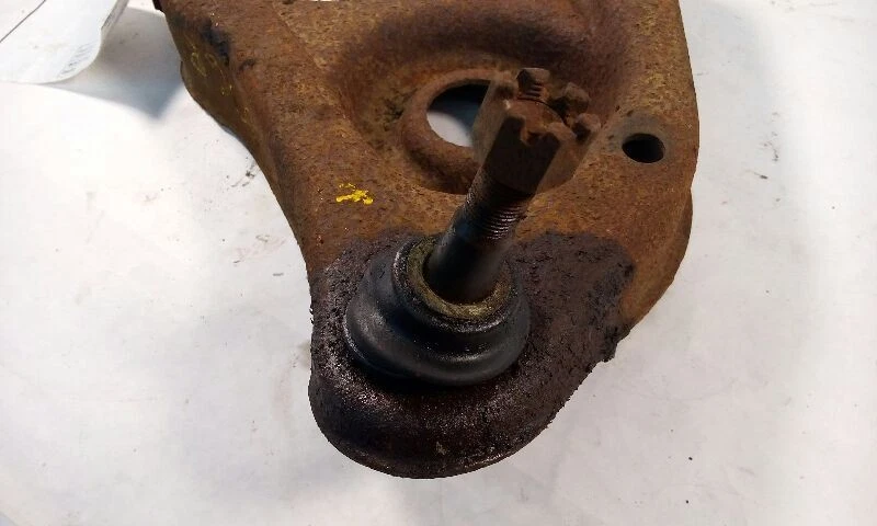 Brazo de control inferior derecho pasajero Ford Mustang 83-86 delantero 4 cilindros Capri Foto 1 de 4