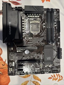 GIGABYTE Z490 UD AC DDR4 LGA 1200 Intel ATX Motherboard *power No Post* - Picture 1 of 2