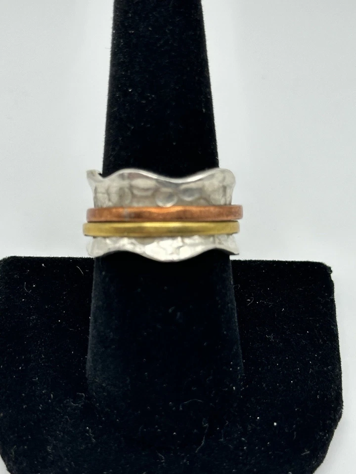 Anillo giratorio vintage de plata esterlina texturizada con bandas de latón y cobre talla 8 Foto 1 de 4