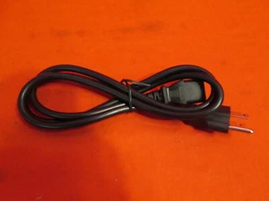 Câble 3 broches alimentation secteur pour ordinateurs de bureau et PS3 Fat modèle original comme neuf 2838 - Photo 1 sur 3