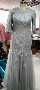Beautiful grey silver mermaid style formal evening dress with 3D lace & sleeves - Picture 1 of 7