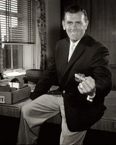 Maurice Richard Montreal Canadiens 8x10 Photo - Picture 1 of 1