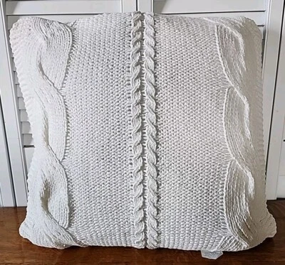 Almohada decorativa de punto Tommy Hilfiger 19x19 pulgadas blanca Foto 1 de 4