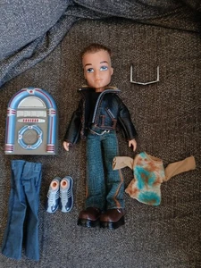 ORIGINAL  BRATZ BOY  DOLL MGA ENTERTAINMENT with Accessories  - Picture 1 of 6